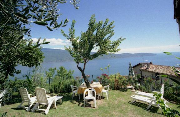 Appartamenti Serena - Nonna Agnese Gargnano Bagian luar foto
